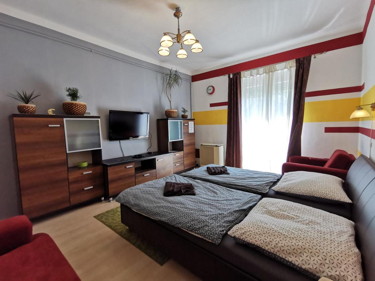 Smart Business Apartman Mişcolţ Exterior foto