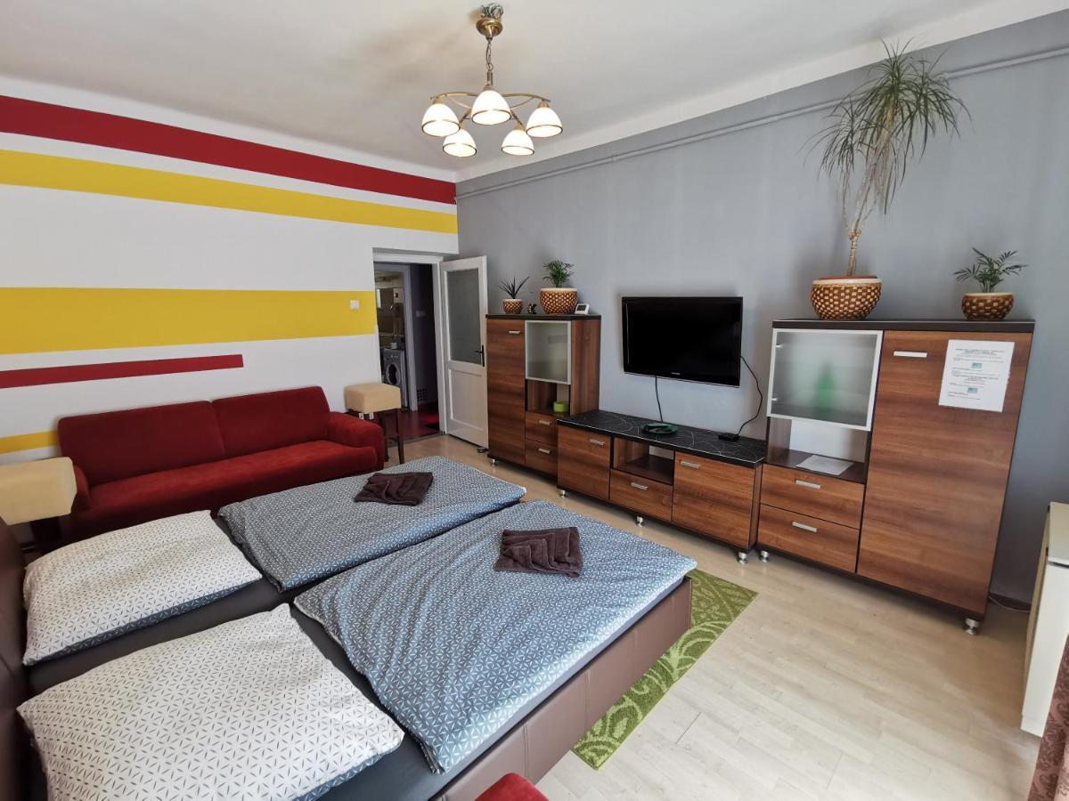 Smart Business Apartman Mişcolţ Exterior foto